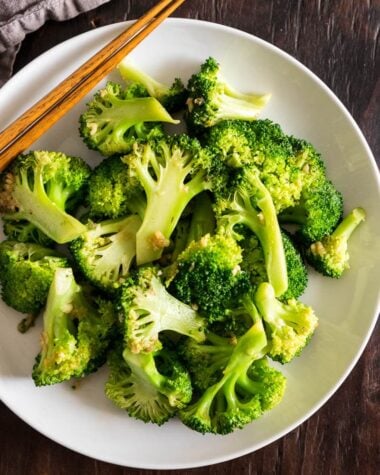 Use 5 minutes and 3 ingredients to create the best broccoli dish!