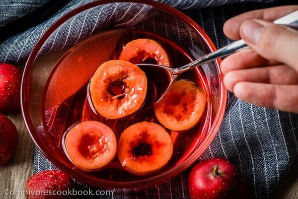 Hawthorn Berry Juice - a healthy and delicious treat in the winter. The juice is so rich, sweet, and fruity in flavor | www.nrtjwh.eu.org