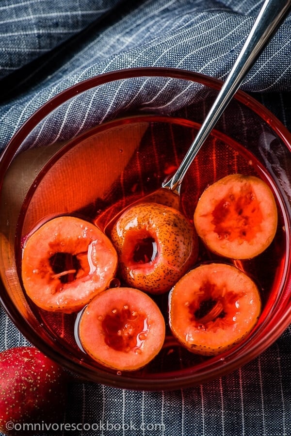 Hawthorn Berry Juice - a healthy and delicious treat in the winter. The juice is so rich, sweet, and fruity in flavor | www.nrtjwh.eu.org