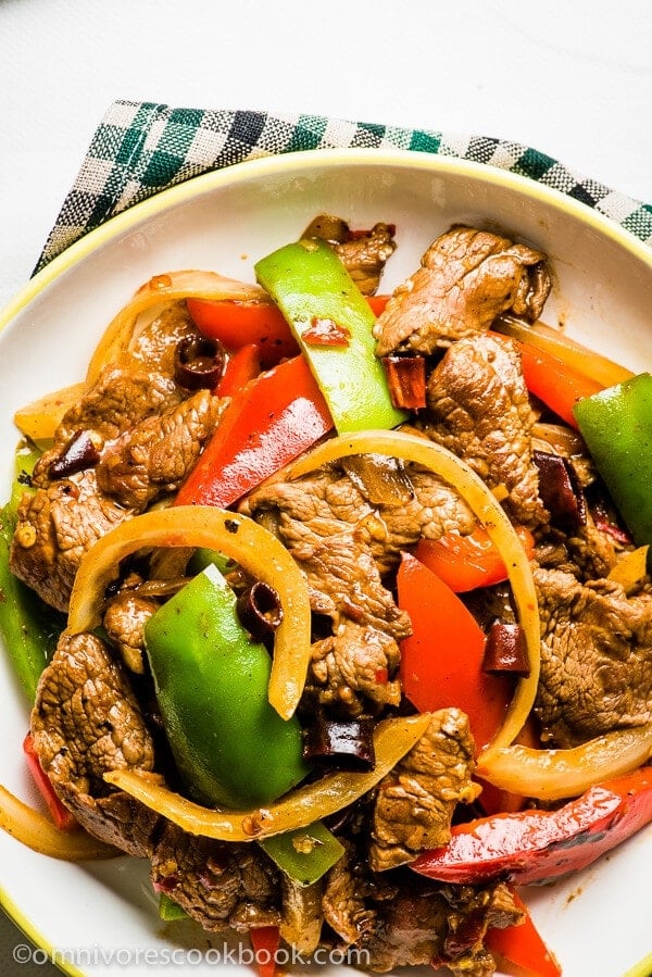 Spicy Beef Stir-Fry with Pepper - A super comforting and appetizing stir-fried beef dish with a sweet, savory flavor and a pungent aroma | www.nrtjwh.eu.org