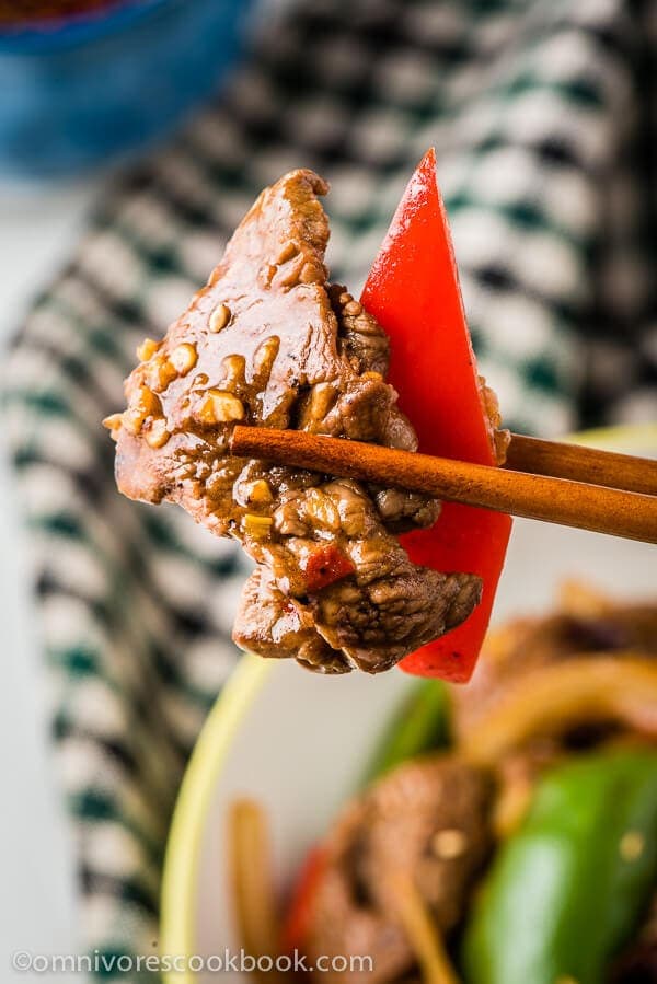 Spicy Beef Stir-Fry with Pepper - A super comforting and appetizing stir-fried beef dish with a sweet, savory flavor and a pungent aroma | www.nrtjwh.eu.org