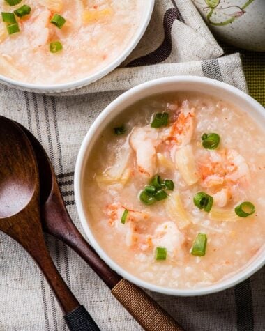 Seafood Congee - the ultimate comfort food | omnivoerscookbook.com