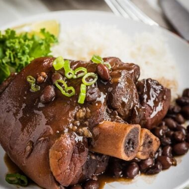 Braised Pork Shank with Black Beans - an easy one-dish meal that requires very little active cooking time and ensures the best flavor. | www.nrtjwh.eu.org