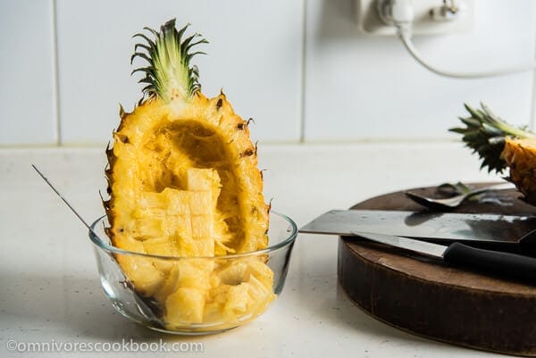 Yunnan Style Pineapple Rice - Gooey and sweet with a nice fruity aroma. It’s a creative side dish that tastes as good as a dessert | www.nrtjwh.eu.org
