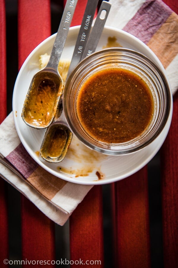 Homemade Hoisin Sauce - Try this homemade hoisin sauce once and you will never want to use a store bought one again. | www.nrtjwh.eu.org