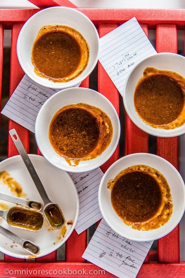 Homemade Hoisin Sauce - Try this homemade hoisin sauce once and you will never want to use a store bought one again. | www.nrtjwh.eu.org