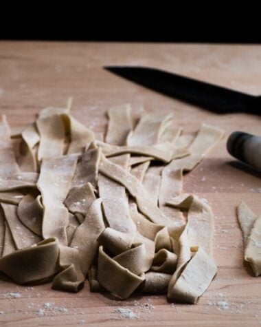 Fresh Homemade Noodles (手擀面) - Try out these fresh homemade noodles with your favorite noodle sauce - it will bring your noodle experience to a whole new level! | www.nrtjwh.eu.org