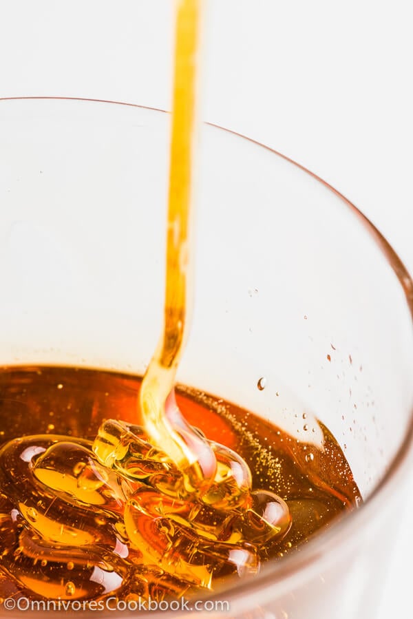 Homemade Golden Syrup (转化糖浆, Inverted Sugar Syrup) - This syrup can be used for making traditional Cantonese mooncakes and other Chinese desserts | www.nrtjwh.eu.org