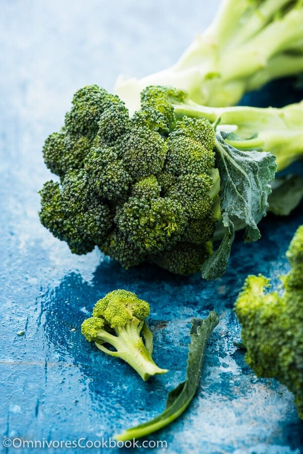 Cantonese Broccoli with Oyster Sauce - The real way to serve this classic dish, in the authentic Cantonese style. No fresh herbs required. | www.nrtjwh.eu.org