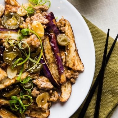 Crispy Eggplant with Szechuan Meat Sauce (鱼香茄子) - Truly crispy eggplant served with an appetizing and pungent sour-spicy sauce | www.nrtjwh.eu.org