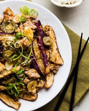 Crispy Eggplant with Szechuan Meat Sauce (鱼香茄子) - Truly crispy eggplant served with an appetizing and pungent sour-spicy sauce | www.nrtjwh.eu.org
