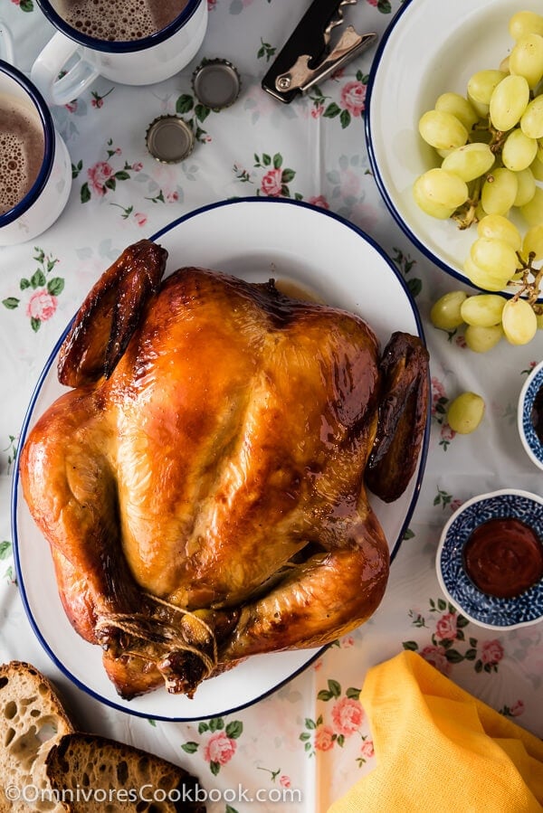 This Cantonese roast chicken tastes even better than one at a good restaurant. The skin is truly crispy and the meat so moist and tender. Want to to cook a perfect Asian style chicken in the oven? Look no further!| www.nrtjwh.eu.org