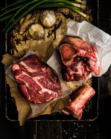 Asian beef stock - A great fundamental element for making Asian noodle dishes, such as Taiwan beef noodle soup and Vietnamese beef pho | www.nrtjwh.eu.org