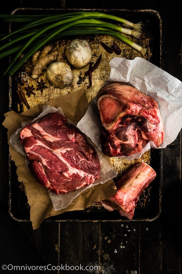 Asian beef stock - A great fundamental element for making Asian noodle dishes, such as Taiwan beef noodle soup and Vietnamese beef pho | www.nrtjwh.eu.org