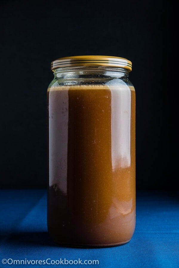 Asian beef stock - A great fundamental element for making Asian noodle dishes, such as Taiwan beef noodle soup and Vietnamese beef pho | www.nrtjwh.eu.org