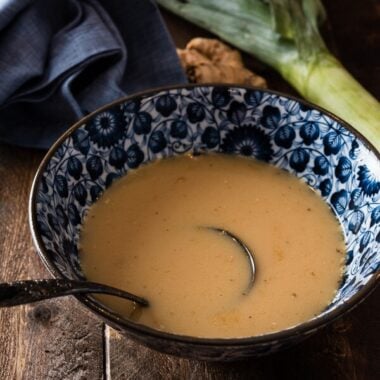 Chinese Chicken Stock From Leftover Bones - This recipe shares the secrets to making the richest Chinese chicken stock at the lowest cost. | www.nrtjwh.eu.org