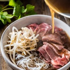 Easy Vietnamese pho noodle soup - Want to get a hearty bowl of Vietnamese pho noodle soup on the table within 30 minutes? Look no further! | www.nrtjwh.eu.org