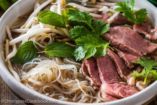 Easy Vietnamese pho noodle soup - Want to get a hearty bowl of Vietnamese pho noodle soup on the table within 30 minutes? Look no further! | www.nrtjwh.eu.org