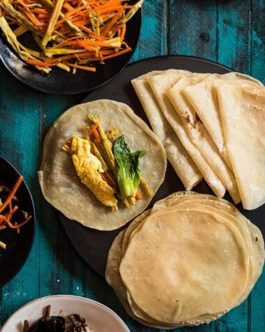 Mom&rsquo;s best duck pancakes (春饼, mandarin pancakes) - Learn the secrets to cooking paper-thin duck pancakes that are moist, light, and tender! | www.nrtjwh.eu.org