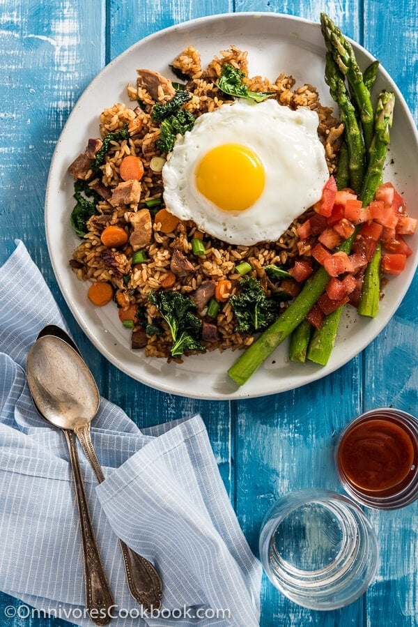 Peking duck fried rice tastes way better than takeout. Let me tell you a secret - you don’t need duck meat or a wok to cook this. | www.nrtjwh.eu.org