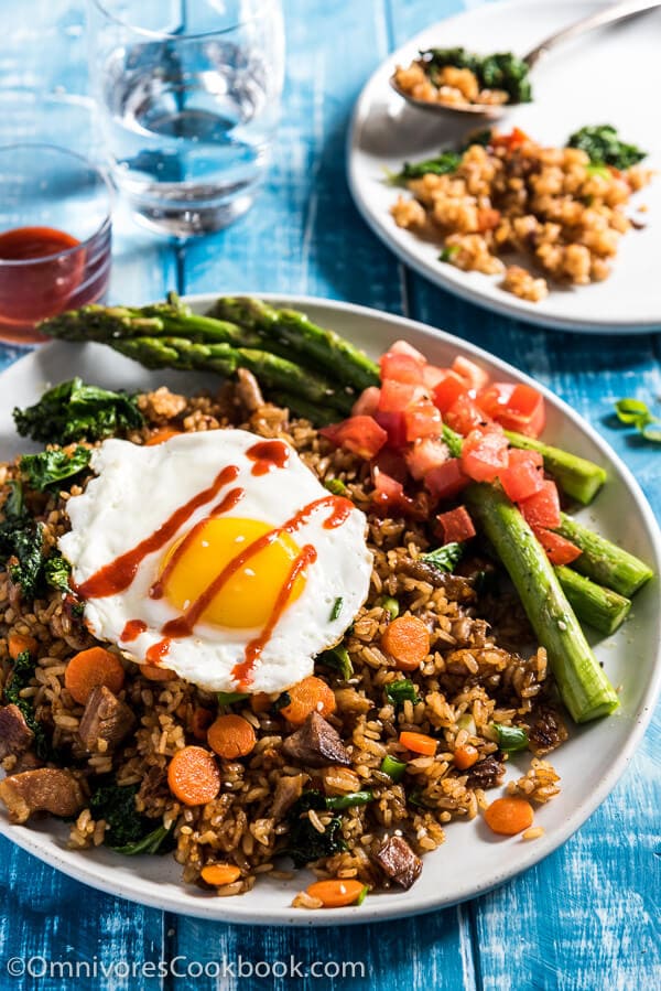 Peking duck fried rice tastes way better than takeout. Let me tell you a secret - you don’t need duck meat or a wok to cook this. | www.nrtjwh.eu.org