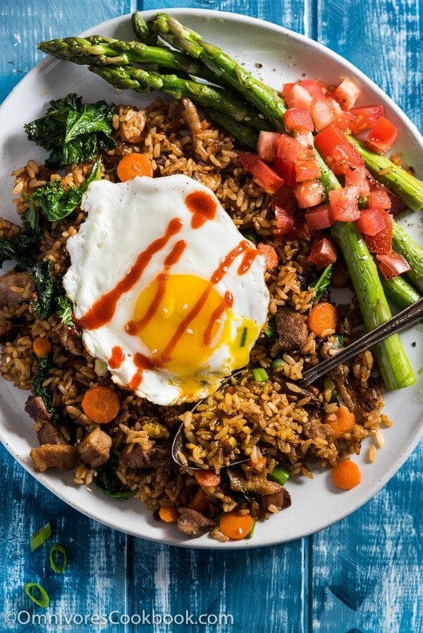 Peking duck fried rice tastes way better than takeout. Let me tell you a secret - you don’t need duck meat or a wok to cook this. | www.nrtjwh.eu.org