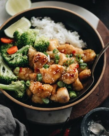 Thai Sweet Chili Chicken - An easy recipe that tastes even better than the takeout version, is fast to cook for your weekday dinner, and is healthier! {Gluten free adaptable}