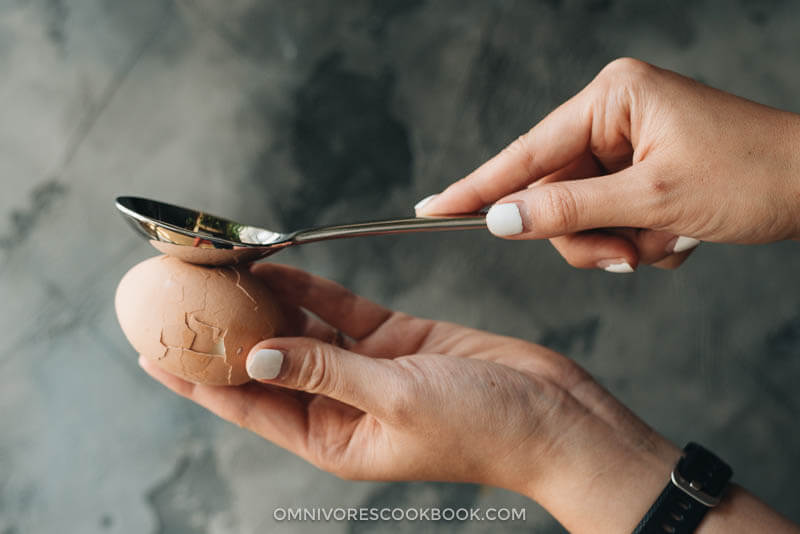 Chinese Tea Eggs (w/ Soft and Hard Boiled Eggs, 茶叶蛋) - Make delicious marbled eggs that are bursting with flavor. {Gluten Free adaptable} How to crack open an egg for making Chinese tea eggs