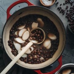 Red bean soup - This traditional Chinese dessert is slightly sweet, with the mild fragrance of the beans and chewy texture of the sticky rice cakes. It&rsquo;s very easy to prepare and healthy. Plus, it&rsquo;s vegan and gluten-free. #recipes