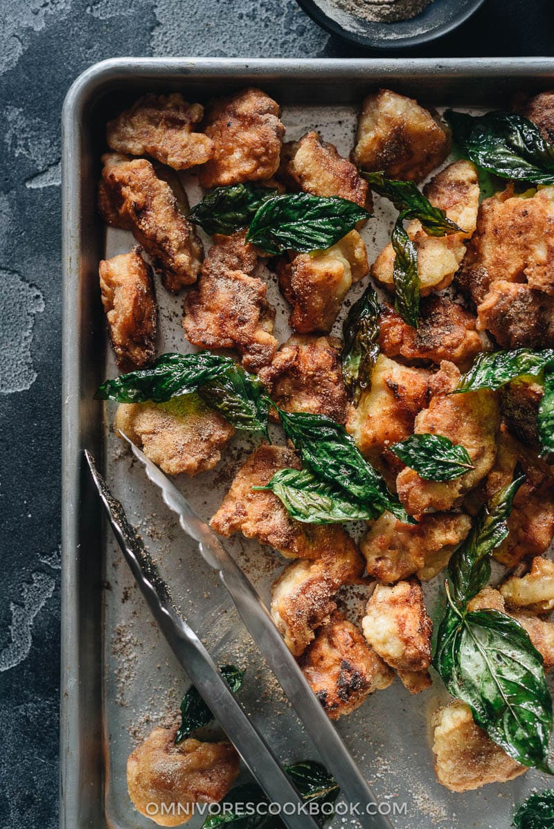Taiwanese salt and pepper chicken - This recipe uses minimal oil to create the most scrumptious result. These chicken bites are super crispy, juicy, and bursting with flavor. {Gluten-Free} Taiwanese Homemade salt and pepper chicken