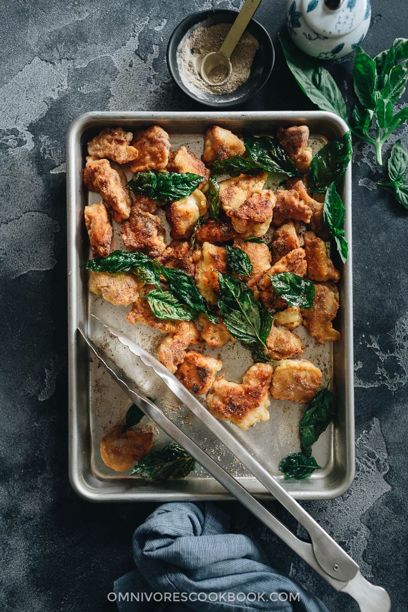 Taiwanese salt and pepper chicken - This recipe uses minimal oil to create the most scrumptious result. These chicken bites are super crispy, juicy, and bursting with flavor. {Gluten-Free} Homemade salt and pepper chicken