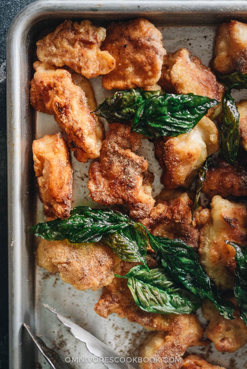 Taiwanese salt and pepper chicken - This recipe uses minimal oil to create the most scrumptious result. These chicken bites are super crispy, juicy, and bursting with flavor. {Gluten-Free} Homemade salt and pepper chicken close-up