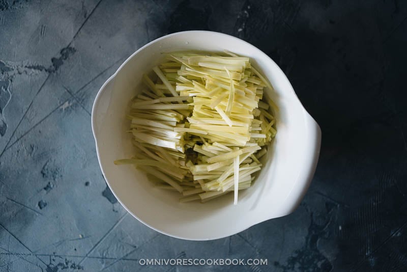 Yellow chives and eggs stir fry - Made with 3 ingredients, this dish is light, nutritious, and hearty. Serve it as a side dish or top it on steamed rice as a light main. {Gluten-Free} Chopped yellow chives