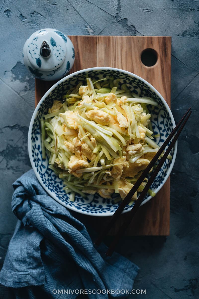 Yellow chives and eggs stir fry - Made with 3 ingredients, this dish is light, nutritious, and hearty. Serve it as a side dish or top it on steamed rice as a light main. {Gluten-Free} Yellow chives and eggs stir fry