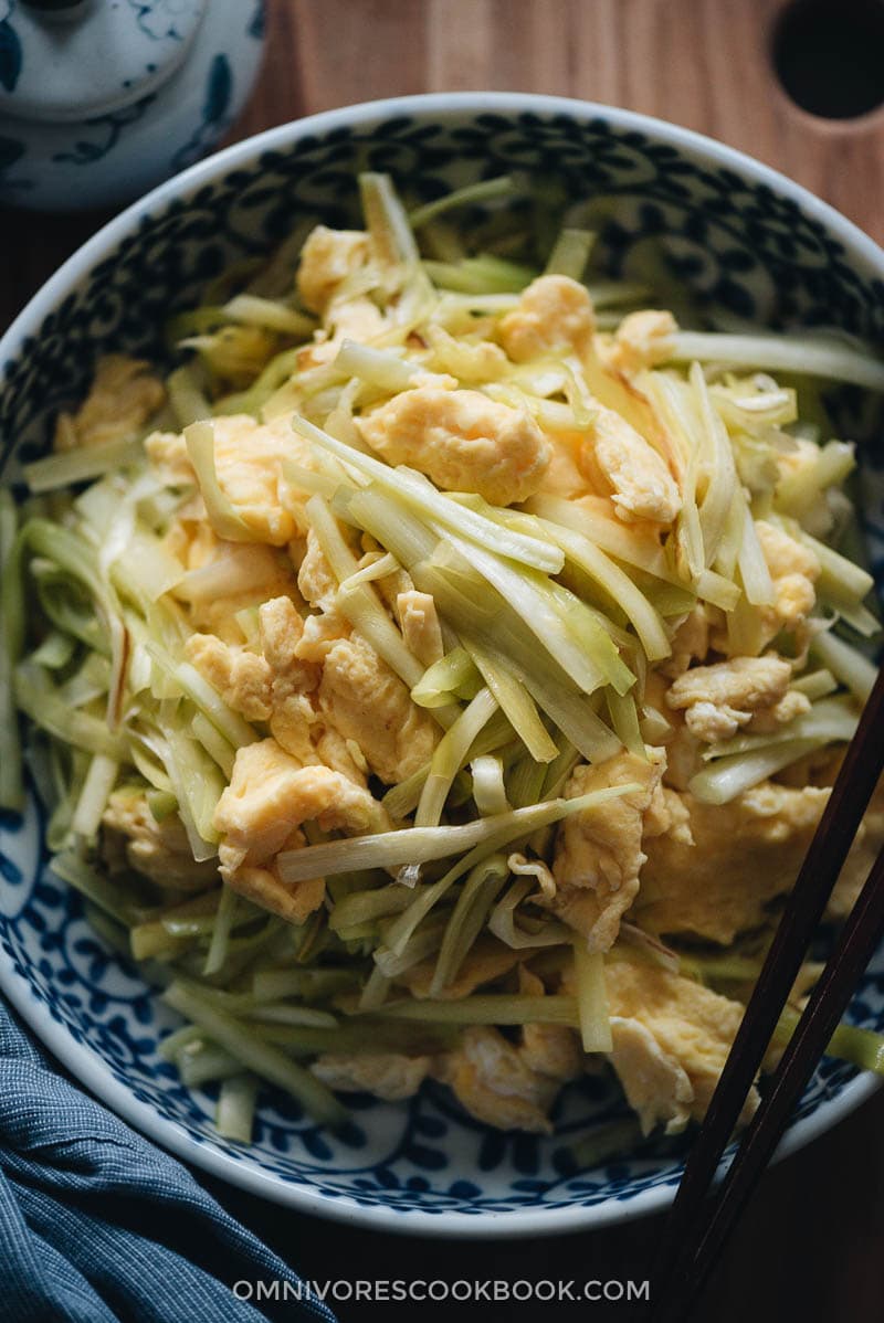 Yellow chives and eggs stir fry - Made with 3 ingredients, this dish is light, nutritious, and hearty. Serve it as a side dish or top it on steamed rice as a light main. {Gluten-Free} Yellow chives and eggs stir fry close-up