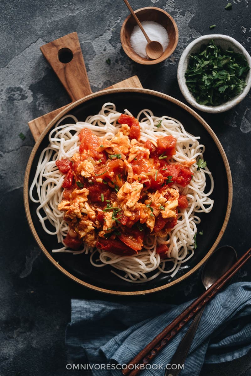 15-Minute Tomato Egg Noodles | Make this dish when you’re in a rush because it takes no time to whip it up for a comforting meal. The scrambled eggs are cooked with tomatoes, aromatics, and a drizzle of soy sauce to create a simple scrumptious sauce, served on top of boiled noodles. So simple and hearty. {Gluten-Free adaptable}