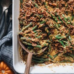 Curried Vegan Green Bean Casserole | An easy homemade vegan Thanksgiving dish that has all the creaminess of traditional creamed beans, but with the bold taste of fresh wholesome ingredients and Indian-inspired aromatics. It&rsquo;s healthier than the traditional version and tastes even better. {Gluten-Free}