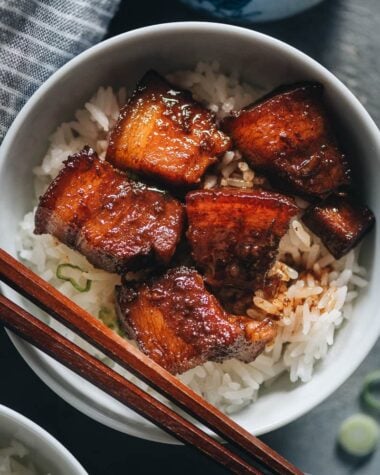 Hong shao rou served on steamed rice