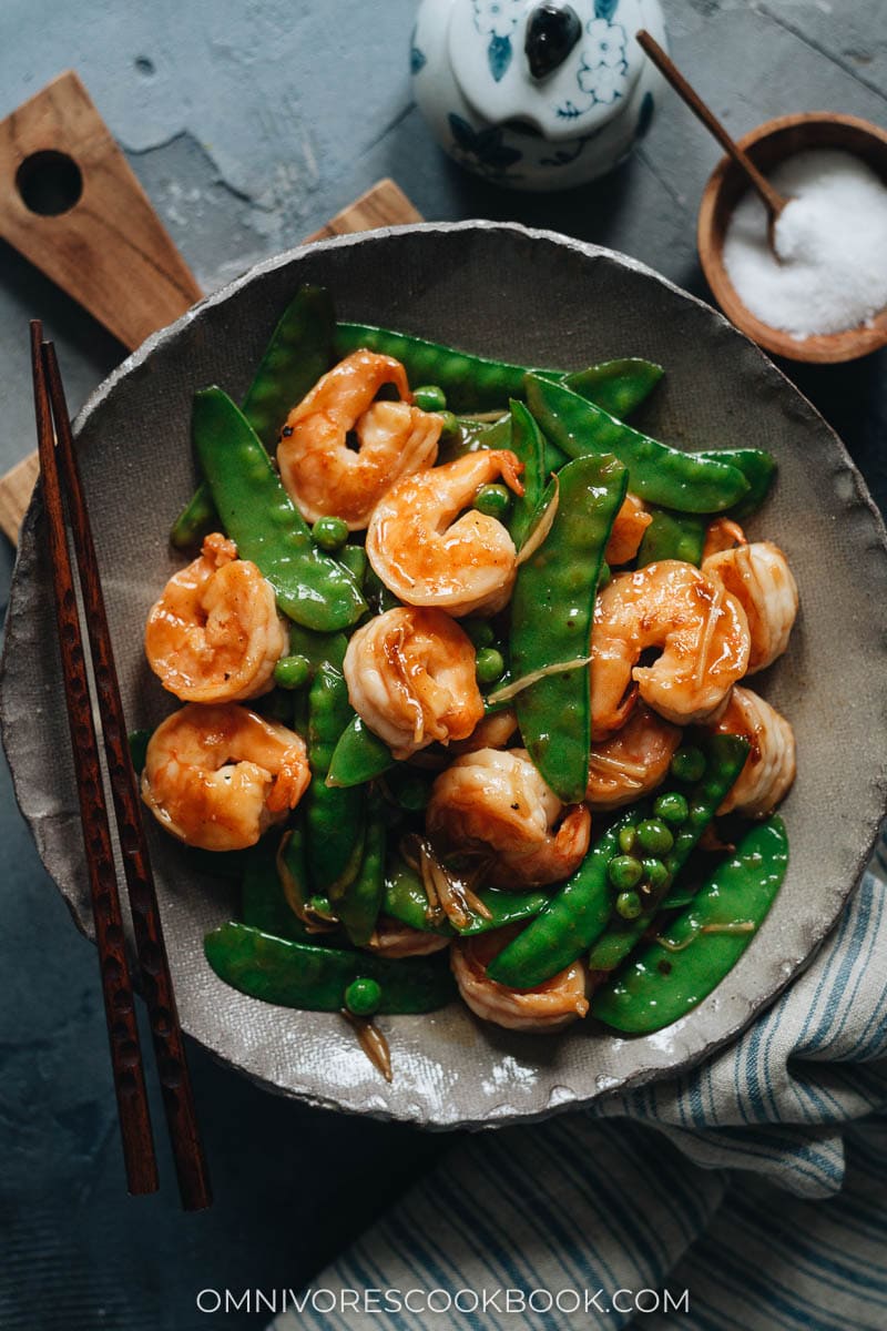 Chinese shrimp and snow peas in a bowl
