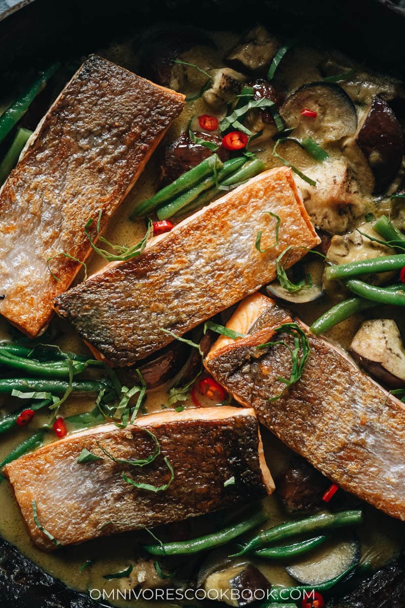 Crispy Thai-style salmon curry close-up