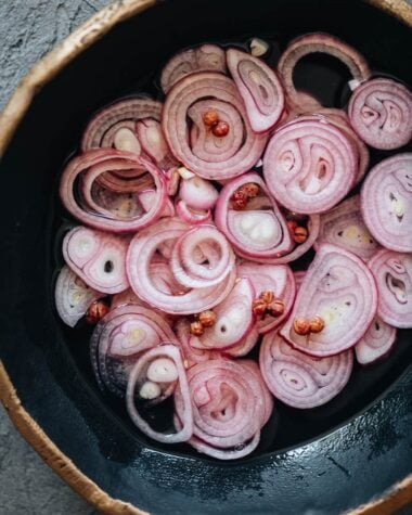 Chinese style pickled shallots
