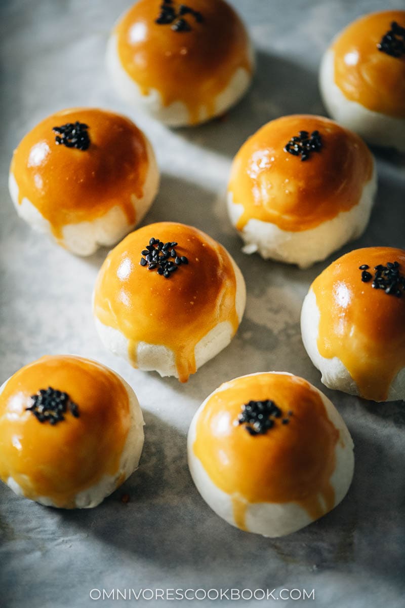 Pastry mooncake with salty egg yolk