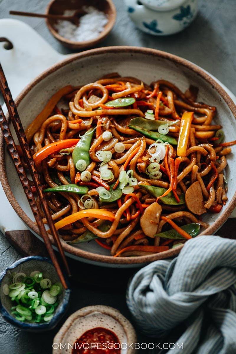 Vegetable udon in a plate