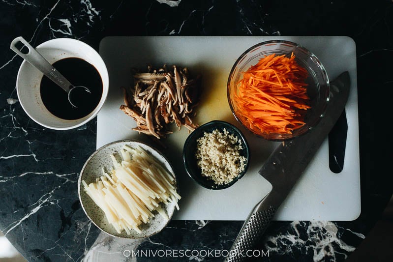 Ingredients for making vegetarian duck filling