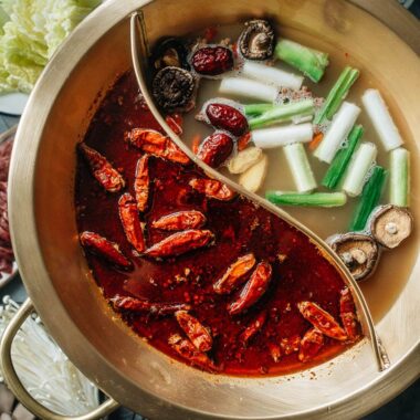 Hot pot with Sichuan spicy soup and non-spicy soup