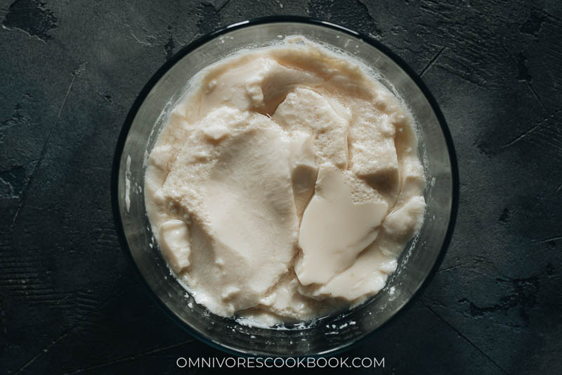 Break apart tofu pudding made with GDL using pouring method