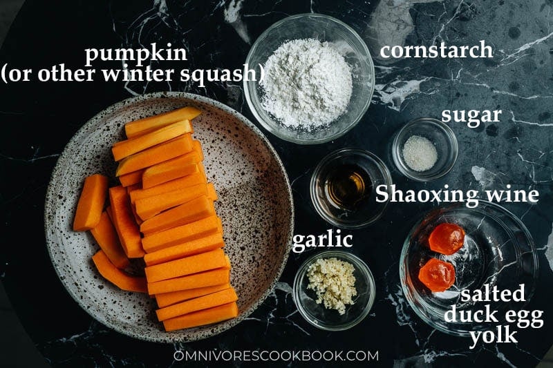 Ingredients for making Chinese pumpkin with salted egg