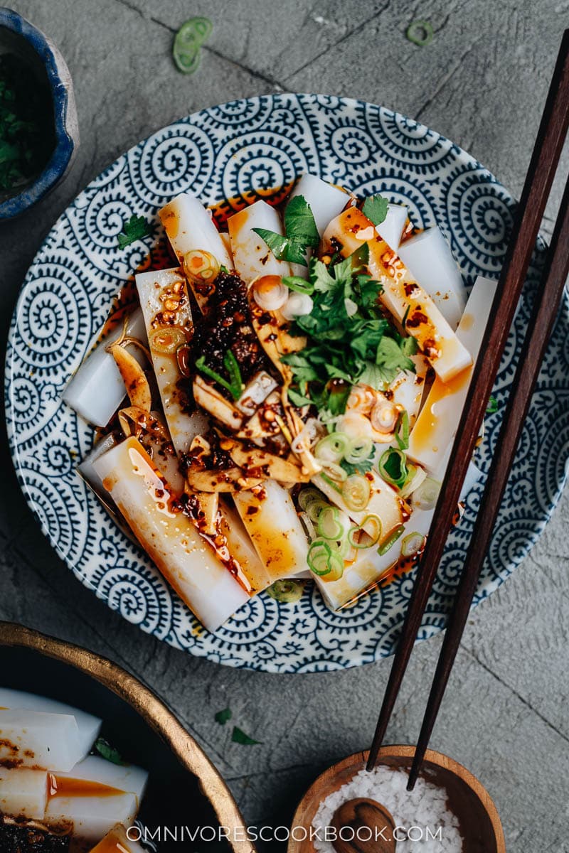 Chinese mung bean curd with chili oil sauce