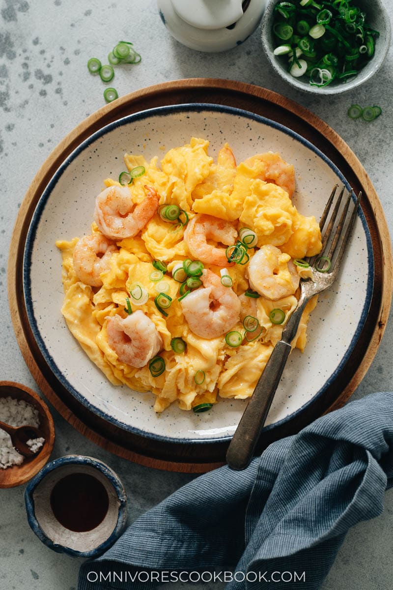 Scrambled eggs with shrimp in a plate
