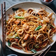 If you&rsquo;re looking for an easy dinner, look no further than this one-pan seafood chow mein that&rsquo;s even more scrumptious than the restaurant version!